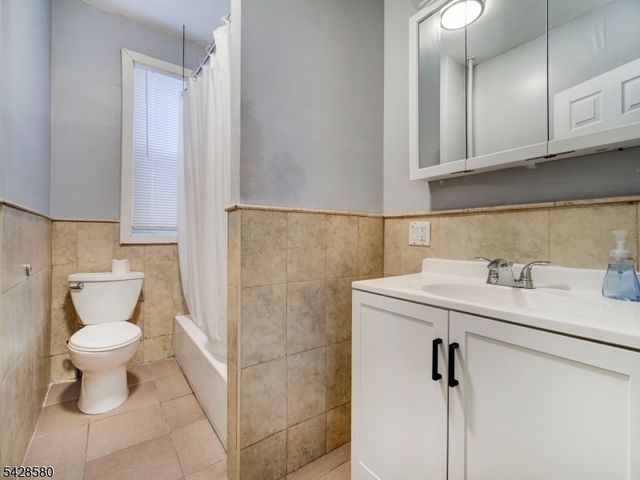 564 Sanford Ave, Newark City, NJ 07106