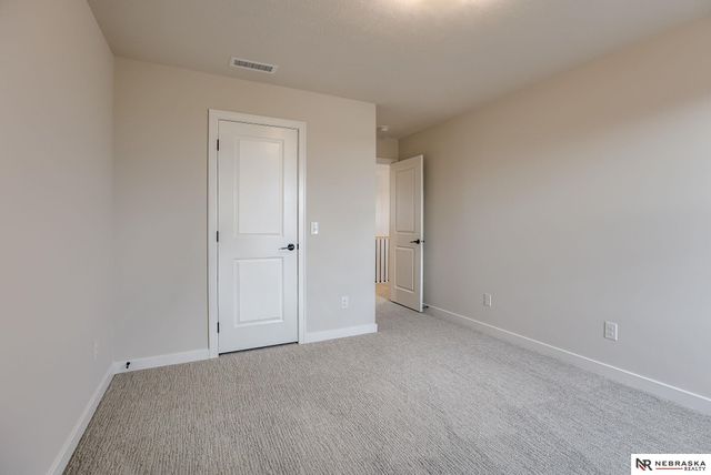 8614 Legacy Street, Papillion, NE 68046