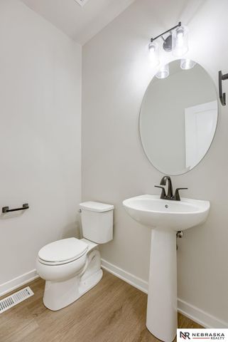 8614 Legacy Street, Papillion, NE 68046