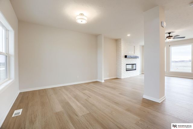 8614 Legacy Street, Papillion, NE 68046