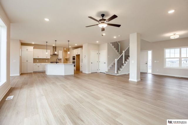 8614 Legacy Street, Papillion, NE 68046