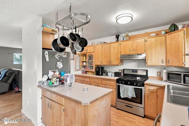3511 Scarlet Place, Anchorage, AK 99517