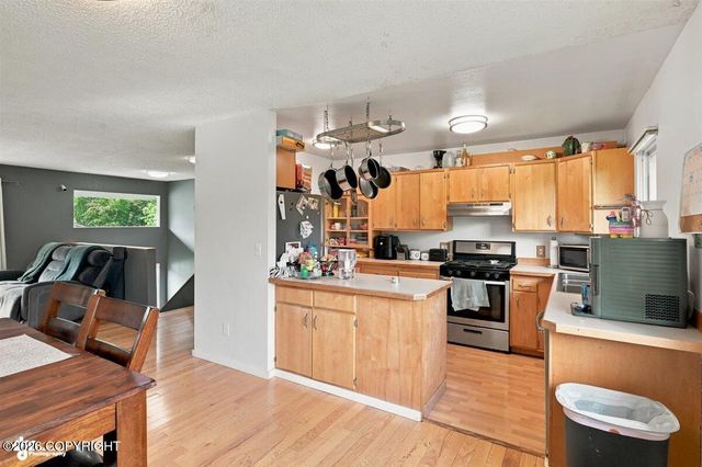 3511 Scarlet Place, Anchorage, AK 99517