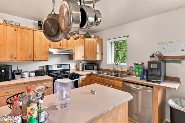 3511 Scarlet Place, Anchorage, AK 99517