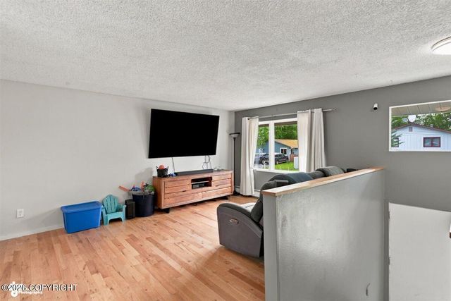 3511 Scarlet Place, Anchorage, AK 99517