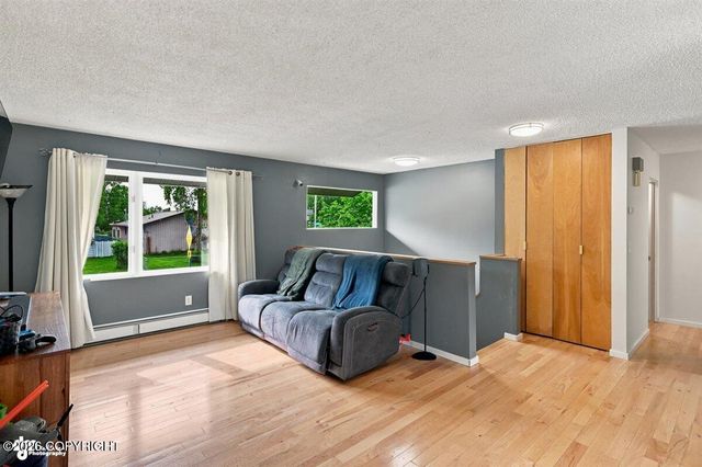 3511 Scarlet Place, Anchorage, AK 99517