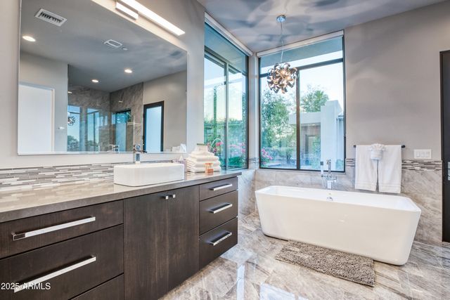 7008 N 69TH Place, Paradise Valley, AZ 85253