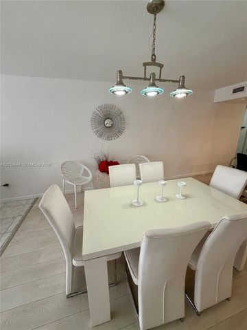 20850 San Simeon Way 302-5, Miami, FL 33179