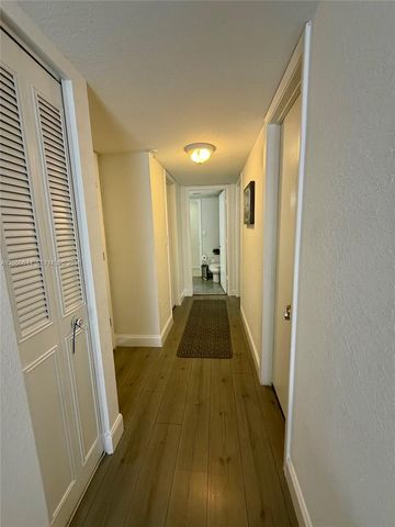 20850 San Simeon Way 302-5, Miami, FL 33179