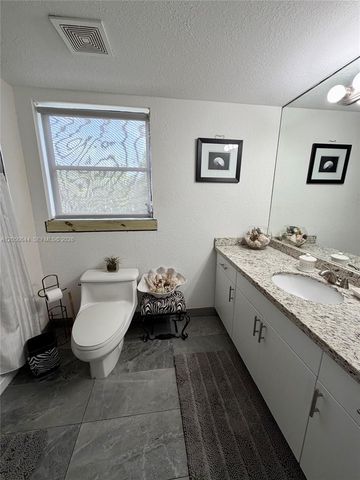 20850 San Simeon Way 302-5, Miami, FL 33179