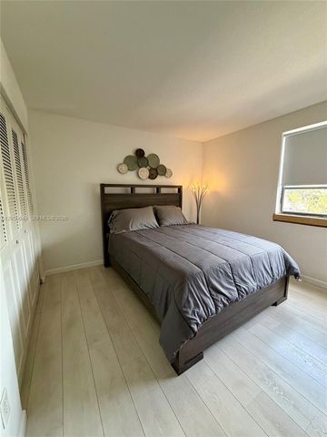 20850 San Simeon Way 302-5, Miami, FL 33179