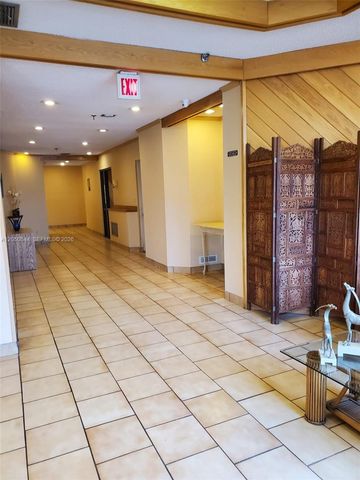 20850 San Simeon Way 302-5, Miami, FL 33179