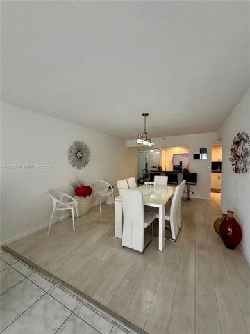 20850 San Simeon Way 302-5, Miami, FL 33179