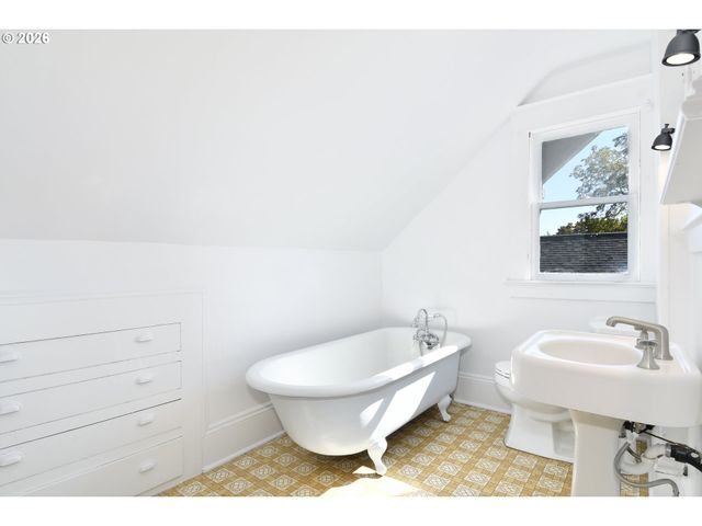 5140 Se 66TH Ave, Portland, OR 97206