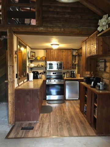 300 Roy Pitt Rd, Springfield, TN 37172