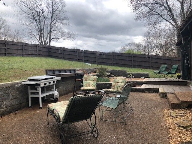 300 Roy Pitt Rd, Springfield, TN 37172