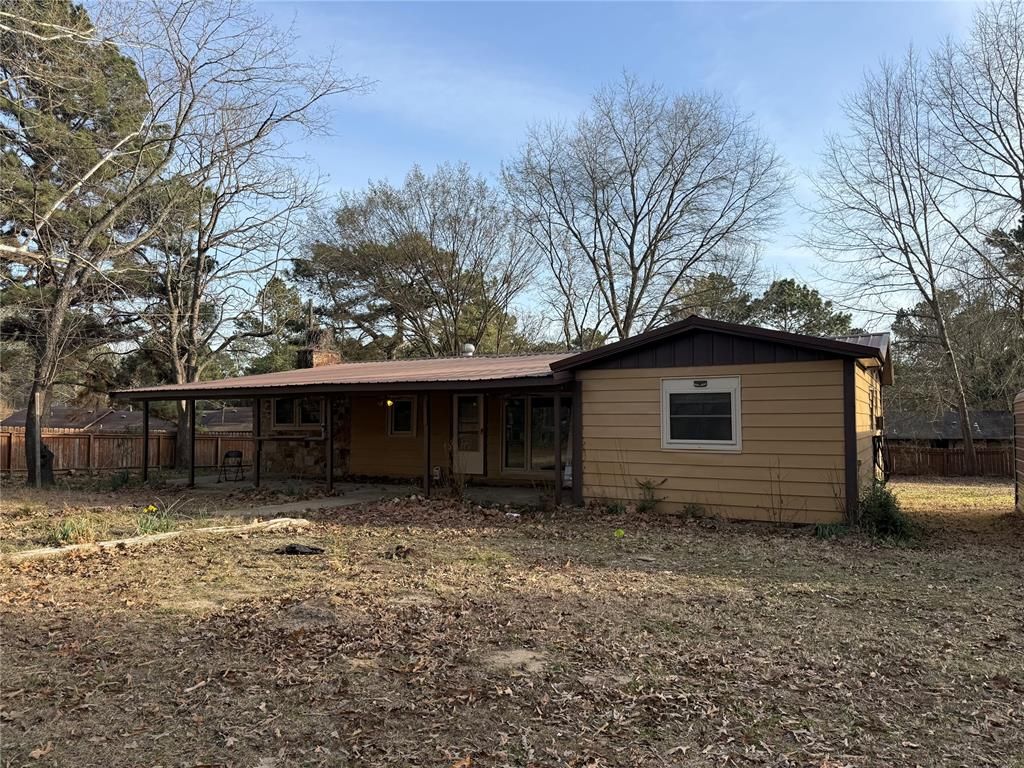 Image 1 of property listing at 610 E 7th Street, Broken Bow, OK 74728