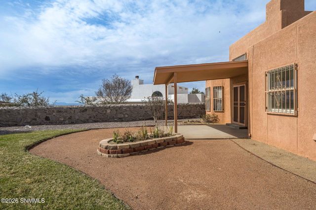 2194 Frontier Drive, Las Cruces, NM 88011