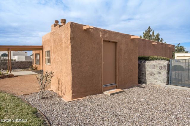 2194 Frontier Drive, Las Cruces, NM 88011