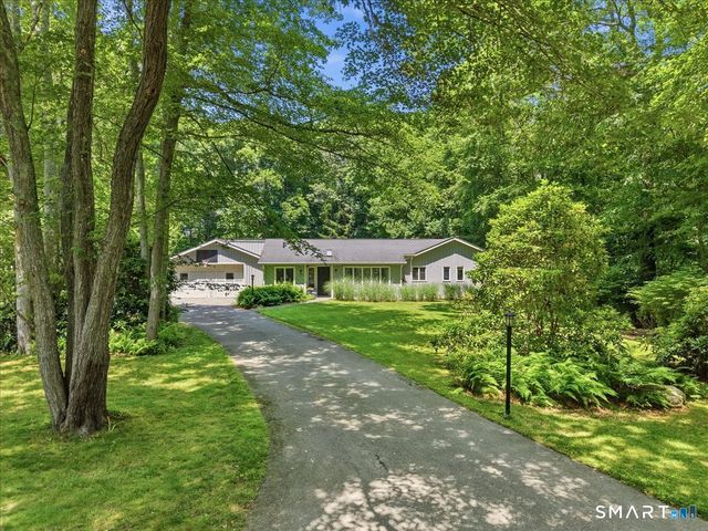 15 Mitchell Drive, East Lyme, CT 06357