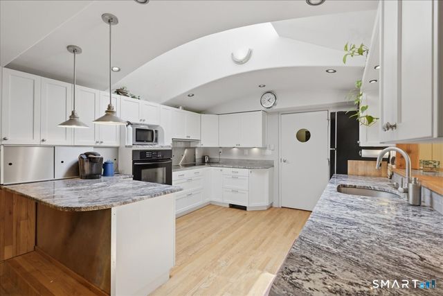 15 Mitchell Drive, East Lyme, CT 06357