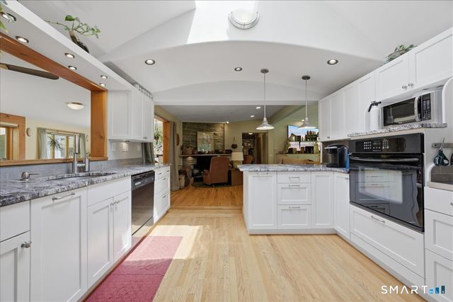 15 Mitchell Drive, East Lyme, CT 06357
