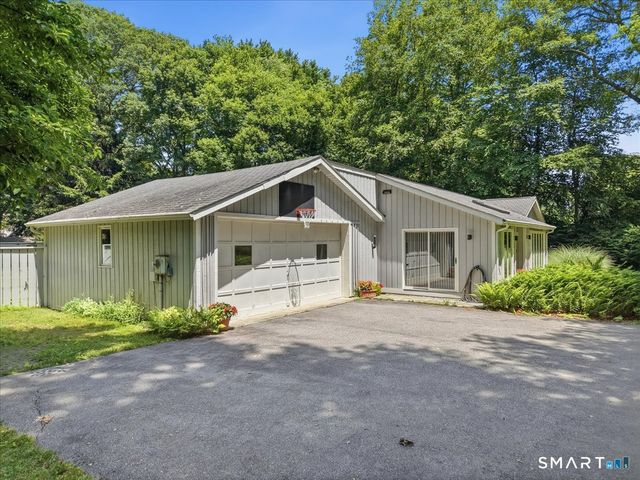 15 Mitchell Drive, East Lyme, CT 06357