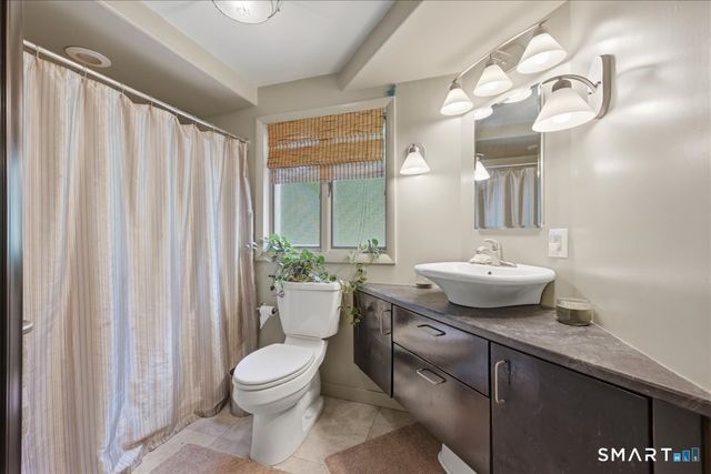 15 Mitchell Drive, East Lyme, CT 06357