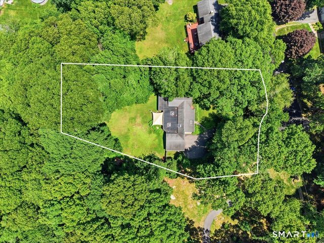15 Mitchell Drive, East Lyme, CT 06357