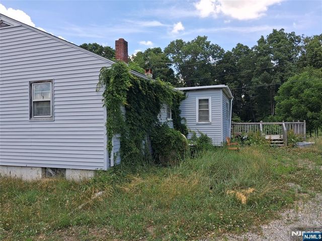 70 Lawrence Corner Road, Elmer, NJ 08318