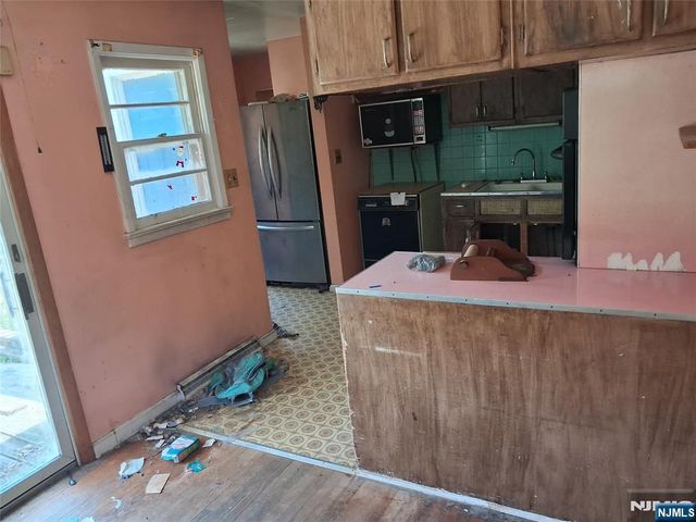 70 Lawrence Corner Road, Elmer, NJ 08318