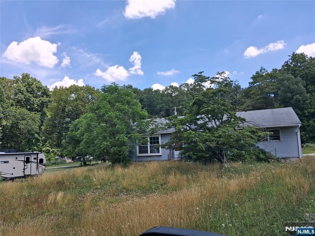 70 Lawrence Corner Road, Elmer, NJ 08318