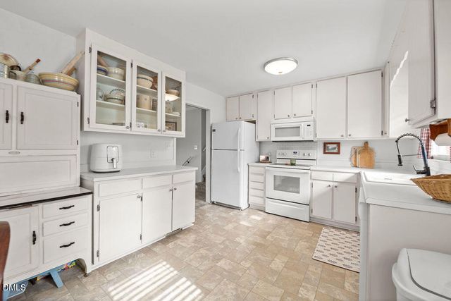 2929 Skycrest Drive, Fayetteville, NC 28304