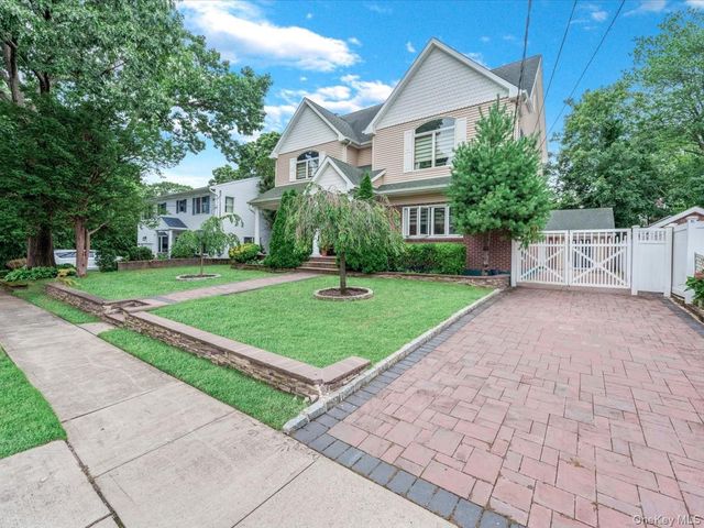 575 Hawthorne Street, West Hempstead, NY 11552