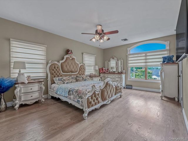 575 Hawthorne Street, West Hempstead, NY 11552