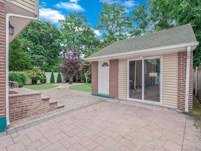 575 Hawthorne Street, West Hempstead, NY 11552