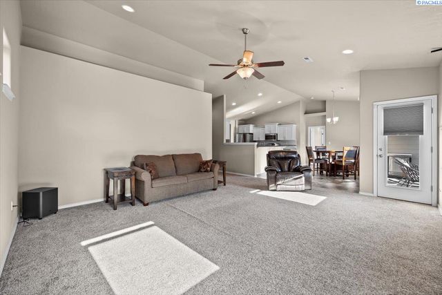 5806 Wallowa Lane, Pasco, WA 99301