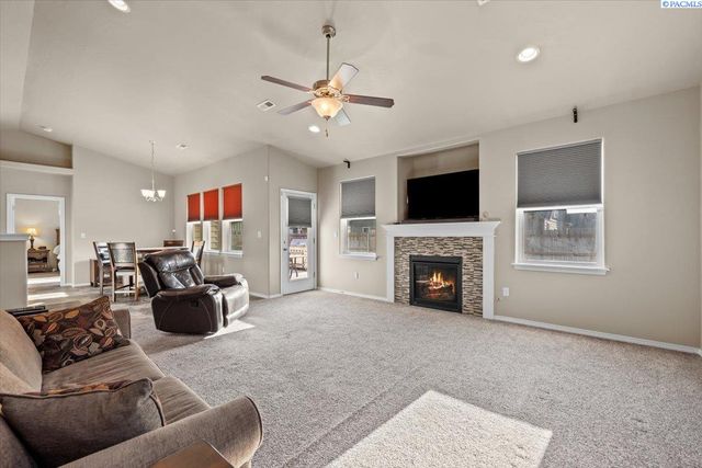 5806 Wallowa Lane, Pasco, WA 99301