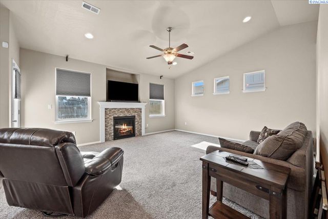 5806 Wallowa Lane, Pasco, WA 99301
