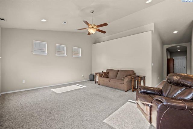 5806 Wallowa Lane, Pasco, WA 99301