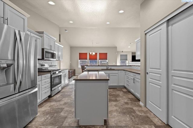 5806 Wallowa Lane, Pasco, WA 99301