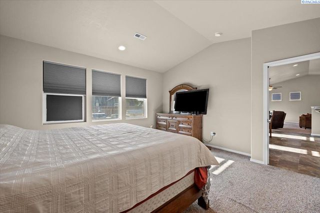 5806 Wallowa Lane, Pasco, WA 99301