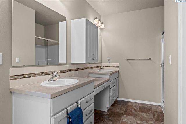 5806 Wallowa Lane, Pasco, WA 99301