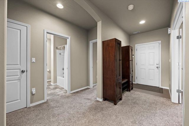 5806 Wallowa Lane, Pasco, WA 99301