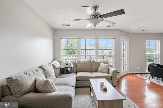 9230 CARDINAL FOREST LN #301, Lorton, VA 22079