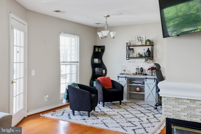 9230 CARDINAL FOREST LN #301, Lorton, VA 22079