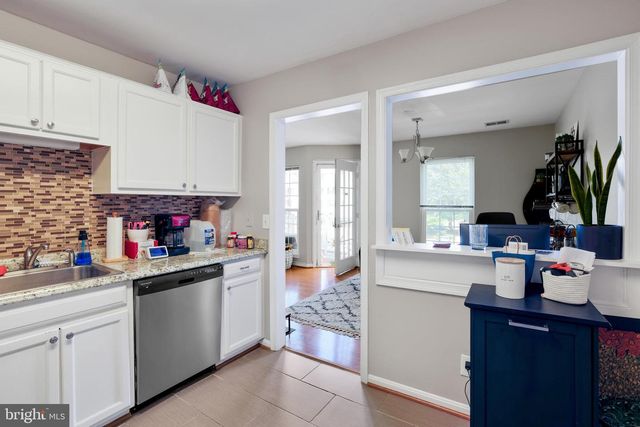 9230 CARDINAL FOREST LN #301, Lorton, VA 22079