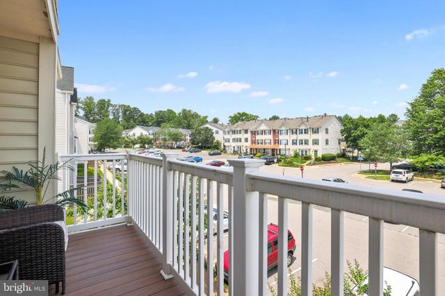 9230 CARDINAL FOREST LN #301, Lorton, VA 22079