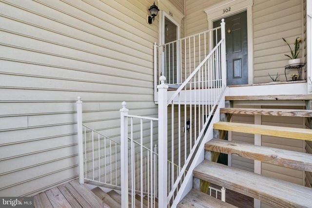 9230 CARDINAL FOREST LN #301, Lorton, VA 22079
