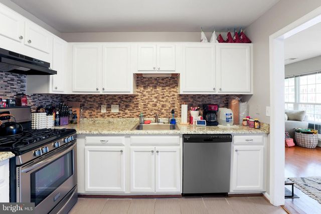 9230 CARDINAL FOREST LN #301, Lorton, VA 22079